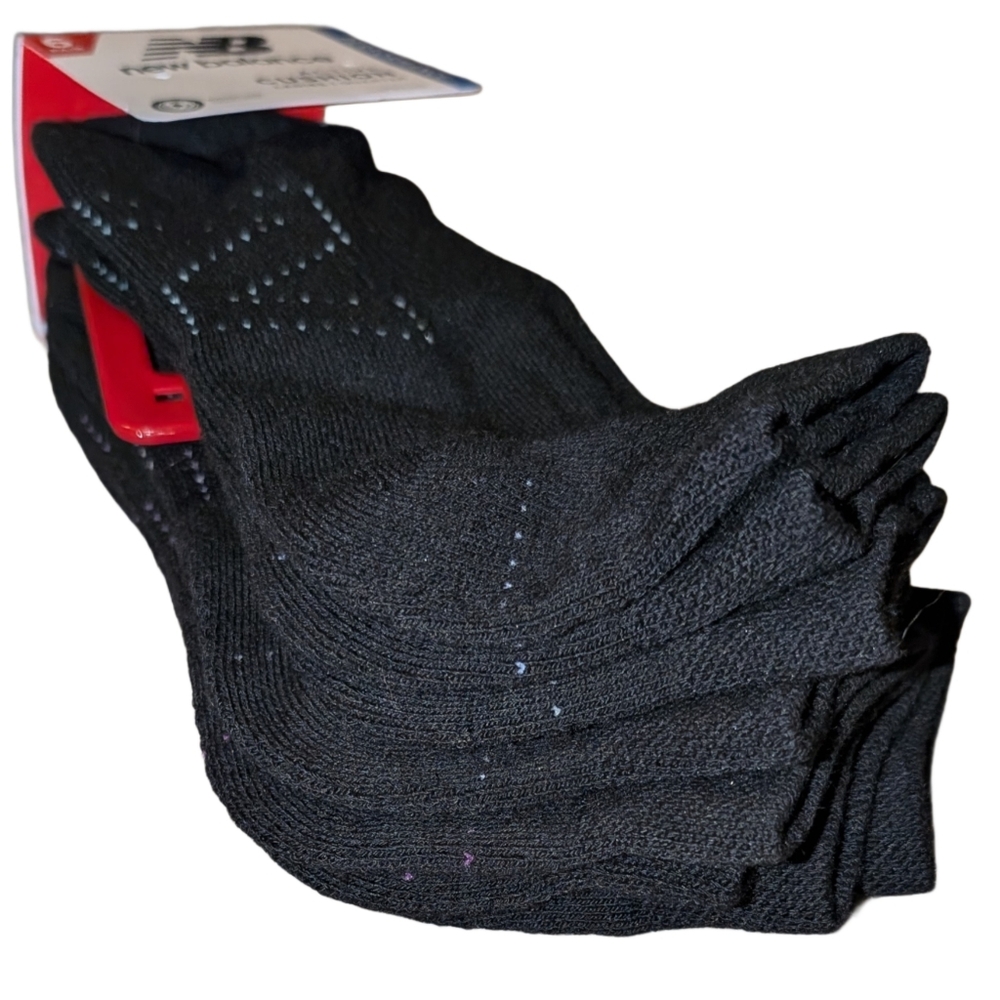 🎄 3/$15 - New Balance Ladies' Active Cushion Quarter Performance Socks, 4 Pairs - Picture 3 of 5
